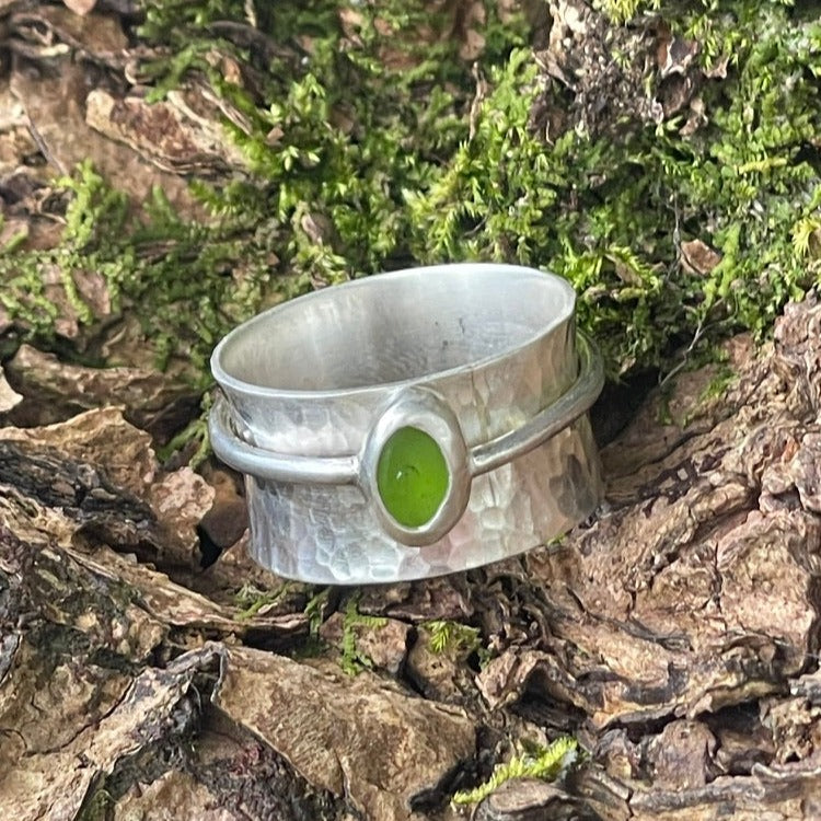 Lime Green Sea Glass Spinner Ring - size 9