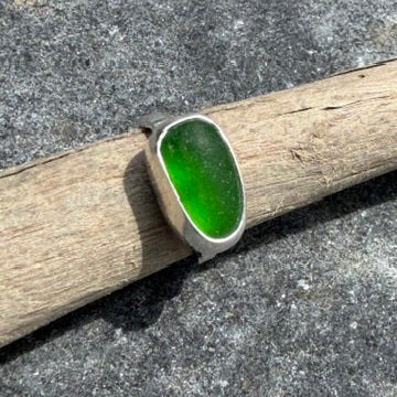 Kelly Green Sea Glass Ring - Size 5