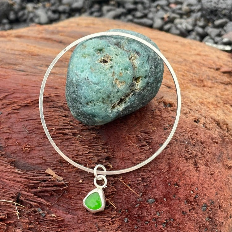 Kelly Green Sea Glass Dangle Bangle - Size Large