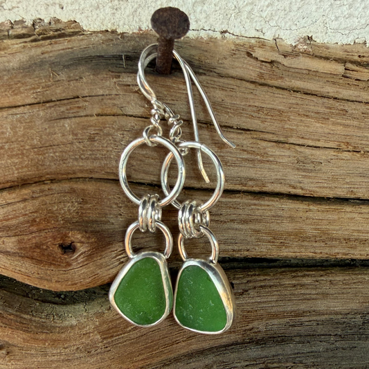 Emerald Green Dangle Earrings